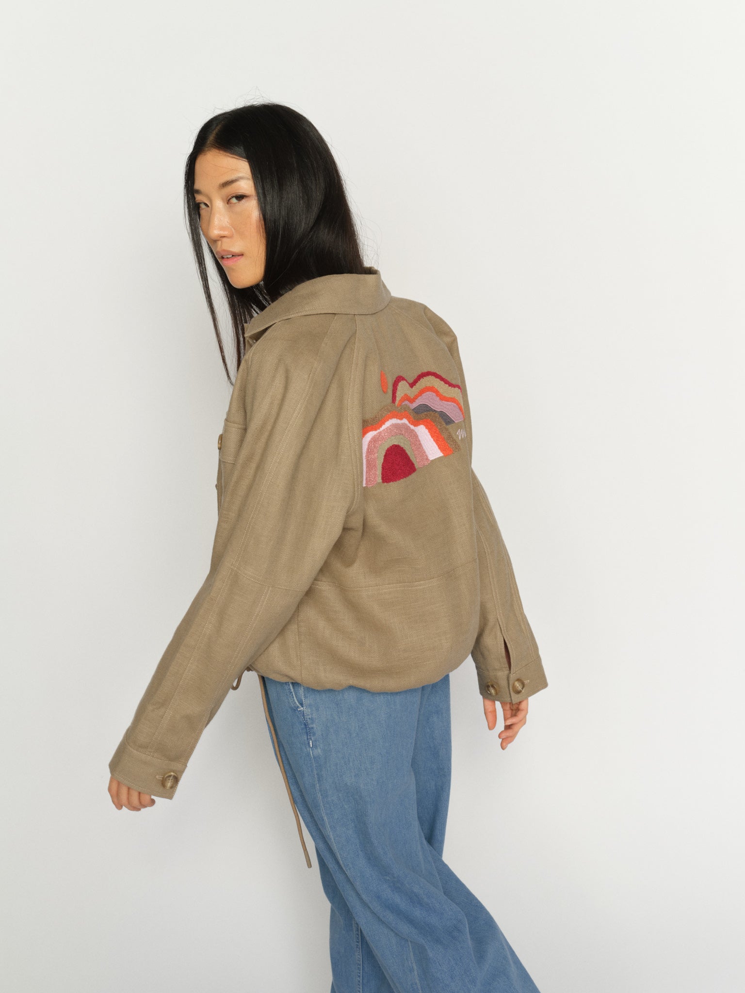 Modelshot / Petrified Oak / Detail